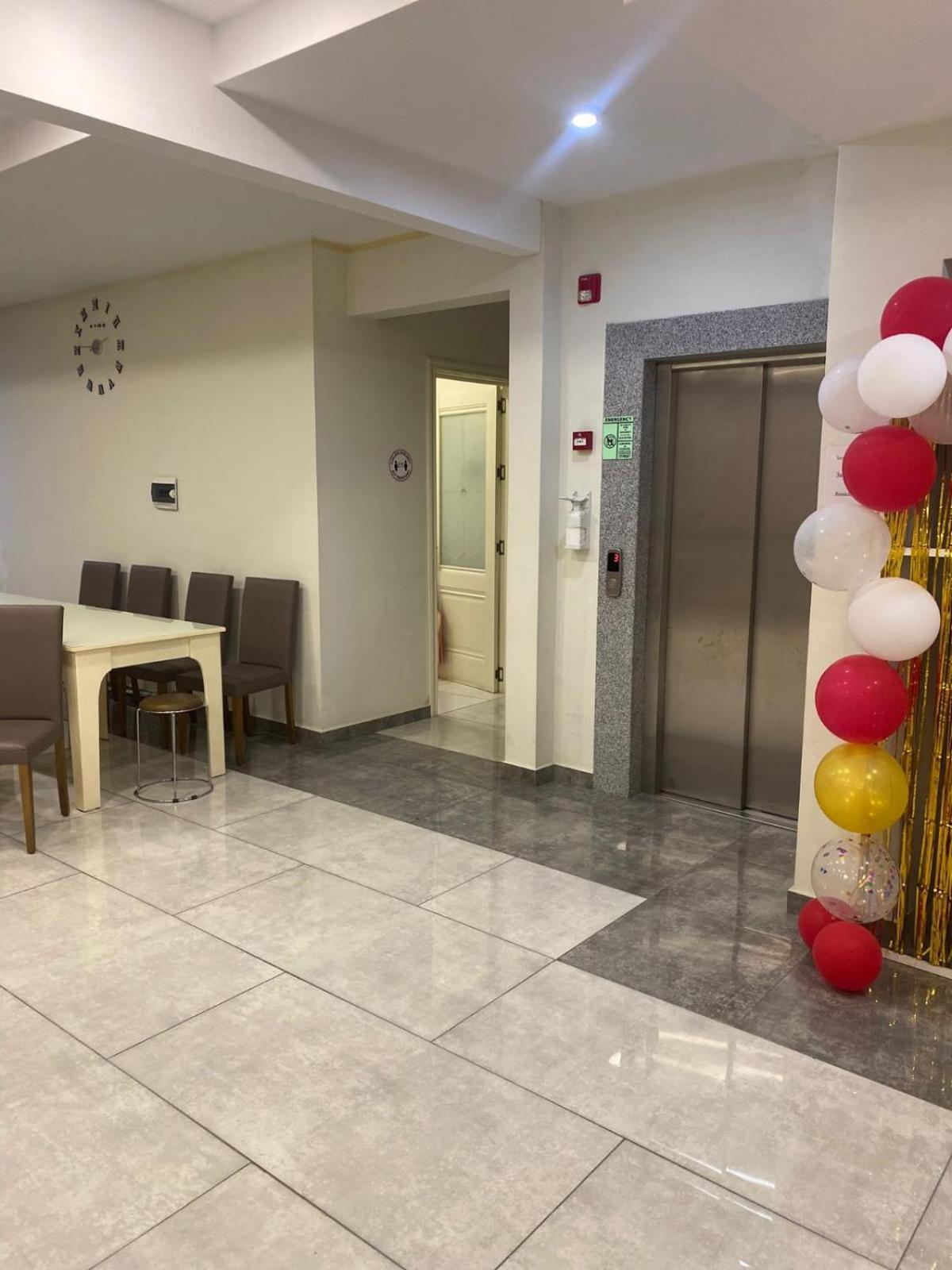 Batumi Hotel Екстер'єр фото